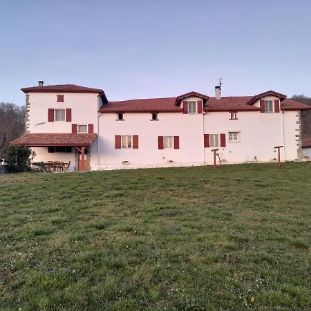 Gite A La Ferme Larranda Suhescun Dış mekan fotoğraf